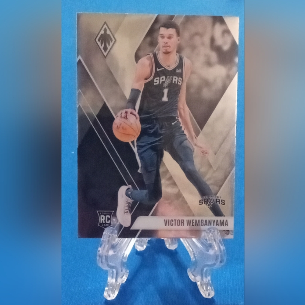 2023-24 Pheonix Victor Wembanyama Spurs Rookie Card